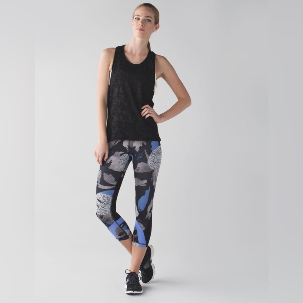 Lululemon Inspire Crop II Art Pop Black Multi Size 4 - Picture 7 of 7